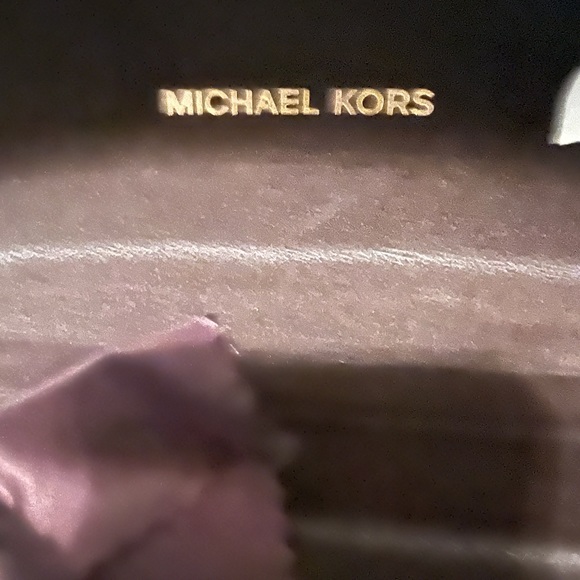 NWOT MICHAEL KORS BROWN CLAMSHELL SUNGLASSES CASE WITH M.K. CLEANING CLOTH 6”X3” - Picture 11 of 11